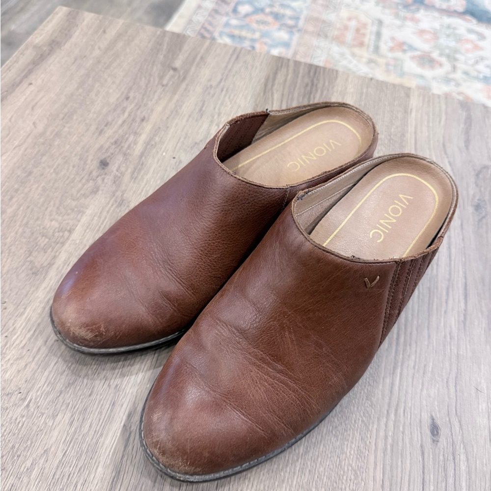 Vionic Women's Brown Leather Mules